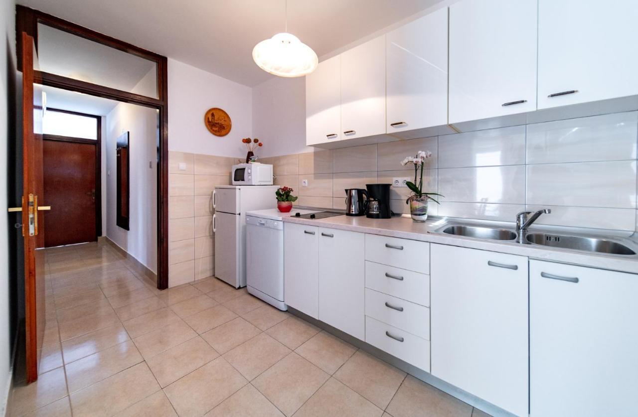 לופאר Apartments Lazaric מראה חיצוני תמונה