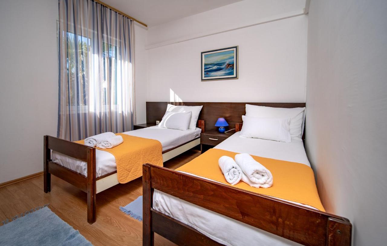 לופאר Apartments Lazaric מראה חיצוני תמונה